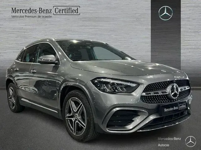 Usado Mercedes GLA200 150 CV (110 kW) 2025 Gris / plata SUV