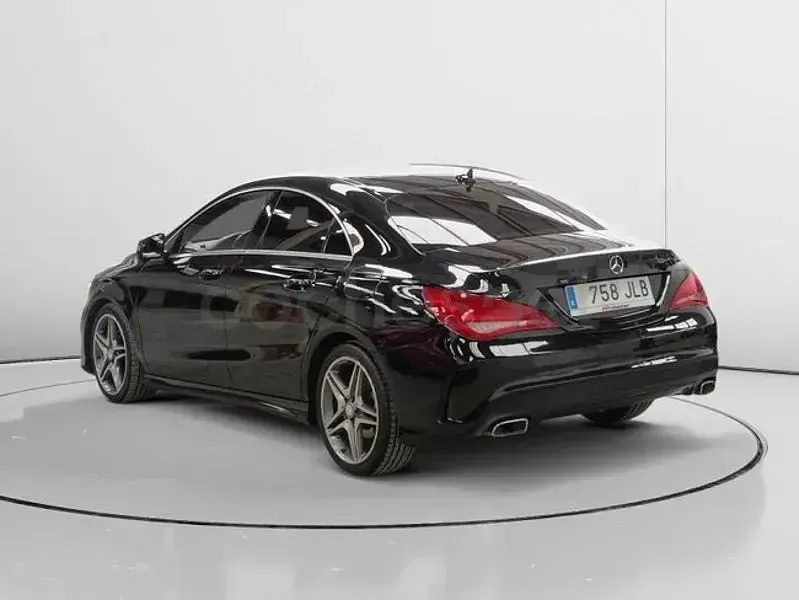 Usado Mercedes CLA200 136 CV (100 kW) 2016 Negro Coupe