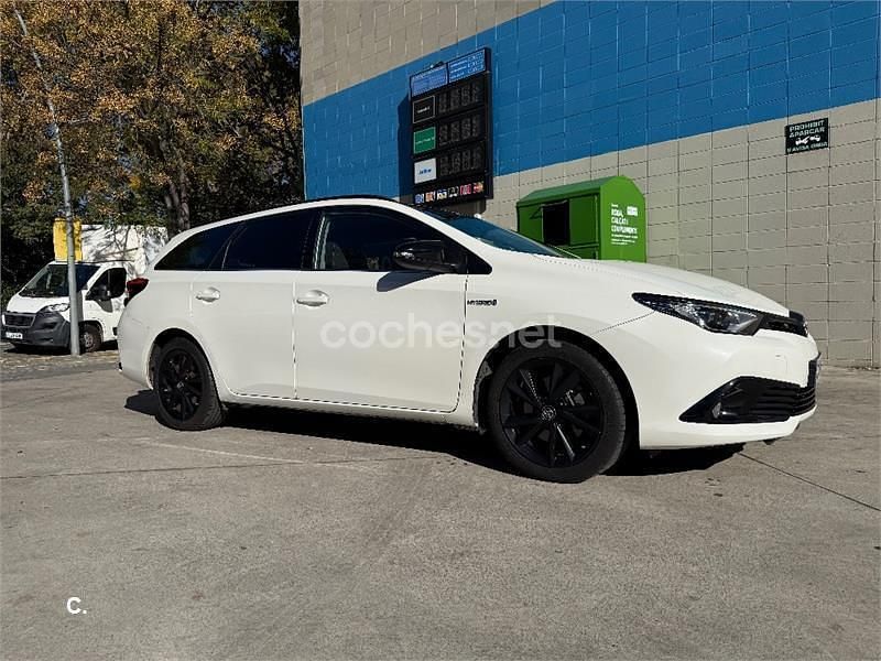Blanco Usado 2017 Toyota Auris Hybrid Edition Familiar | 15.200 € (Precio justo) - Imagen 1/4