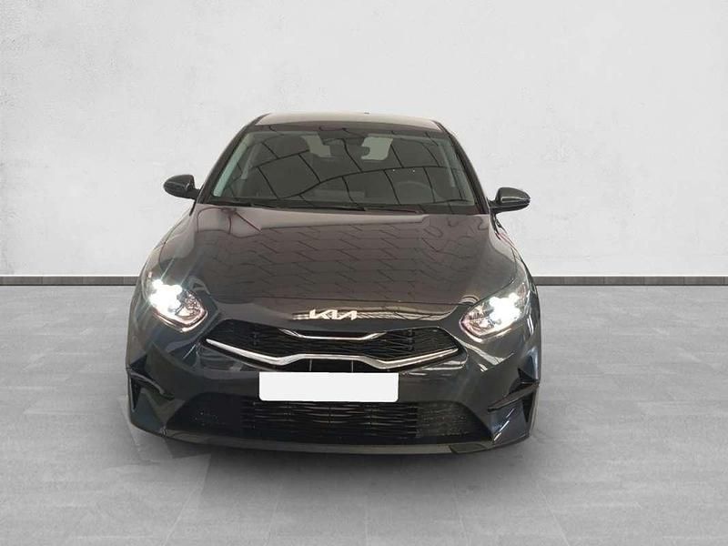 Uusi Kia Ceed 101 HP (74 kW) 2025 Harmaa Viistoperä