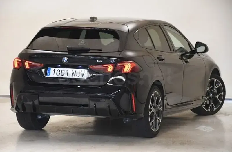 Usado BMW 116 122 CV (89 kW) 2026 Negro Utilitario