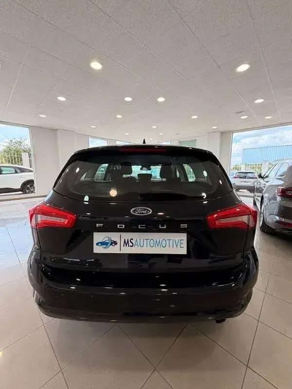 Używany Ford Focus Trend+ 120 KM (88 kW) 2020 Czarny Kombi