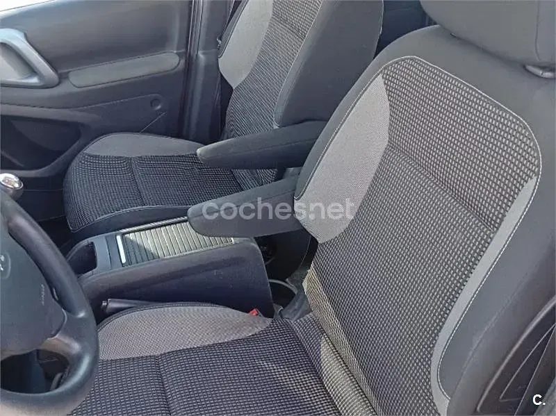 Usado Peugeot Partner Tepee Style 100 CV (73 kW) 2016 Marrón Monovolumen