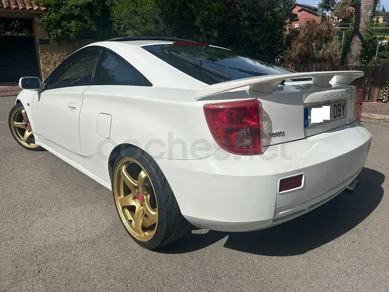 Usado Toyota Celica 143 CV (105 kW) 2004 Blanco Coupe