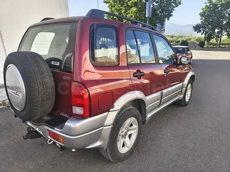 Usado Suzuki Grand Vitara 110 CV (80 kW) 2002 Gris / plata SUV