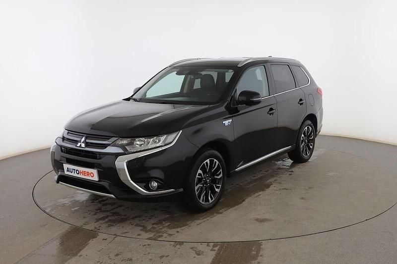 Negro Usado 2017 Mitsubishi Outlander P-HEV SUV | 17.399 € (Precio justo) - Imagen 1/3