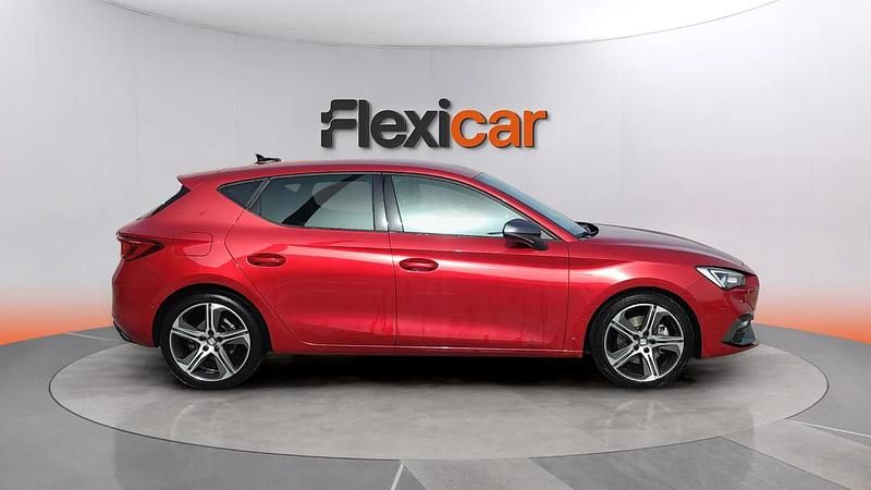 Usado Seat Leon FR 150 CV (110 kW) 2022 Rojo Berlina