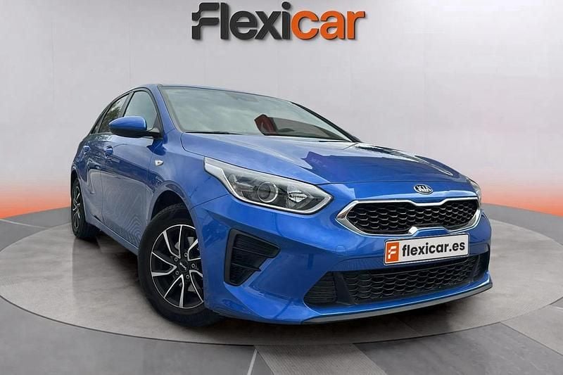 Azul Usado 2018 Kia Ceed Plus Berlina | 12.990 € (Un poco caro) - Imagen 1/4