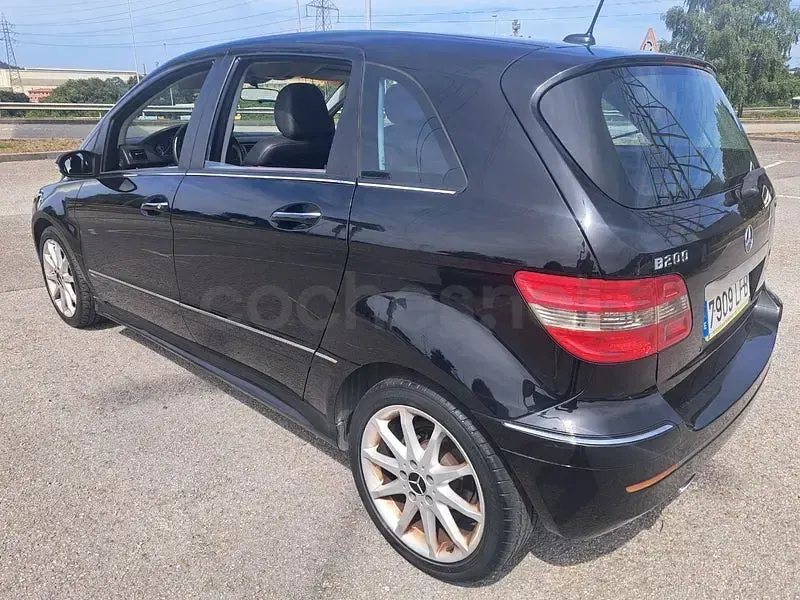 Usado Mercedes B200 140 CV (102 kW) 2010 Negro Monovolumen