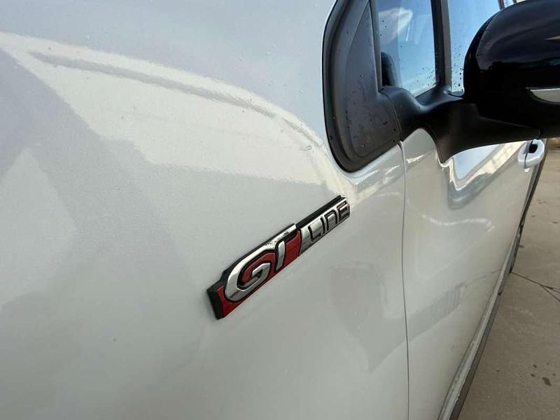Usado Peugeot 2008 GT-line 120 CV (88 kW) 2019 Blanco SUV