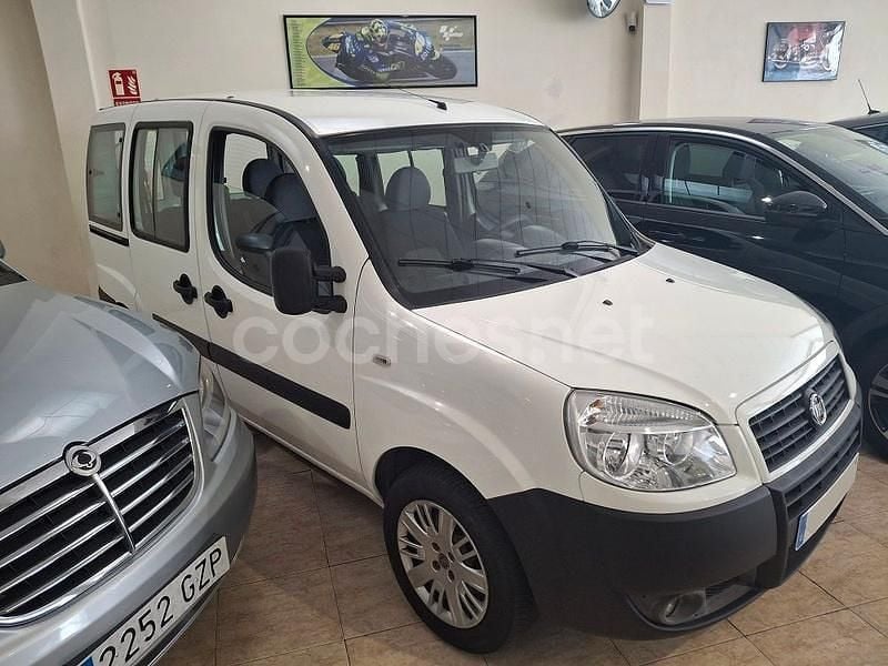 Blanco Usado 2009 Fiat Doblò Active Monovolumen | 8700 € - Imagen 1/4