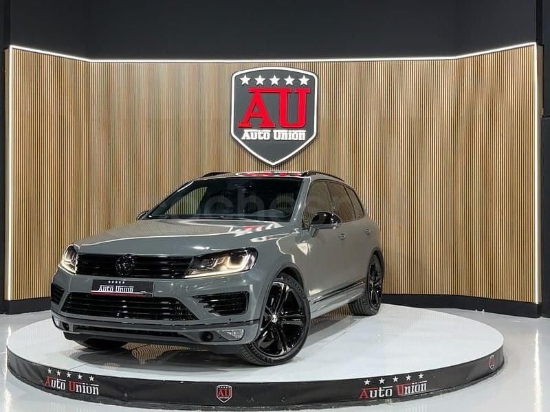 Usado VW Touareg 262 CV (192 kW) 2017 Gris / plata SUV