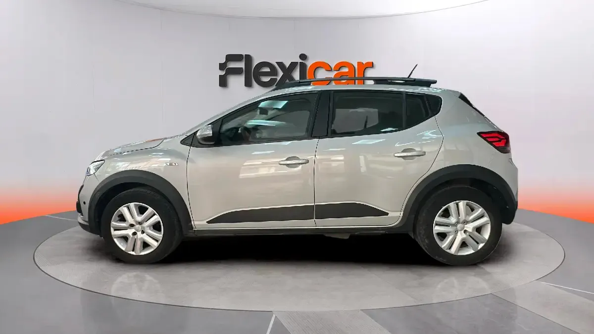 Usado Dacia Sandero Expression 91 CV (66 kW) 2024 Gris Berlina