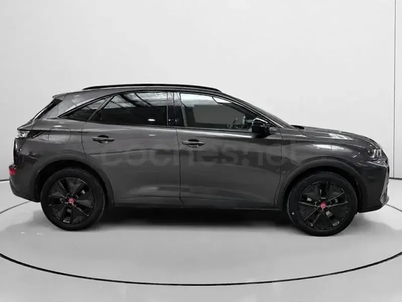 Usado DS Automobiles DS7 Crossback Performance 130 CV (95 kW) 2024 Gris / plata SUV