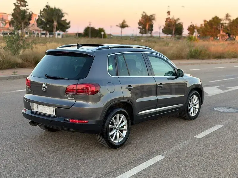 Usado VW Tiguan Advance 150 CV (110 kW) 2016 Gris / plata SUV