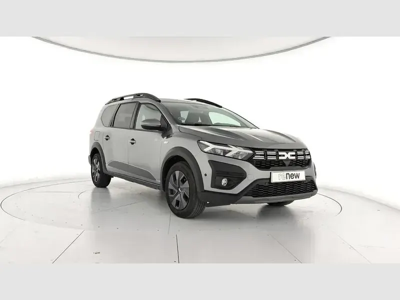 Usado Dacia Jogger Expression 100 CV (73 kW) 2025 Gris Monovolumen