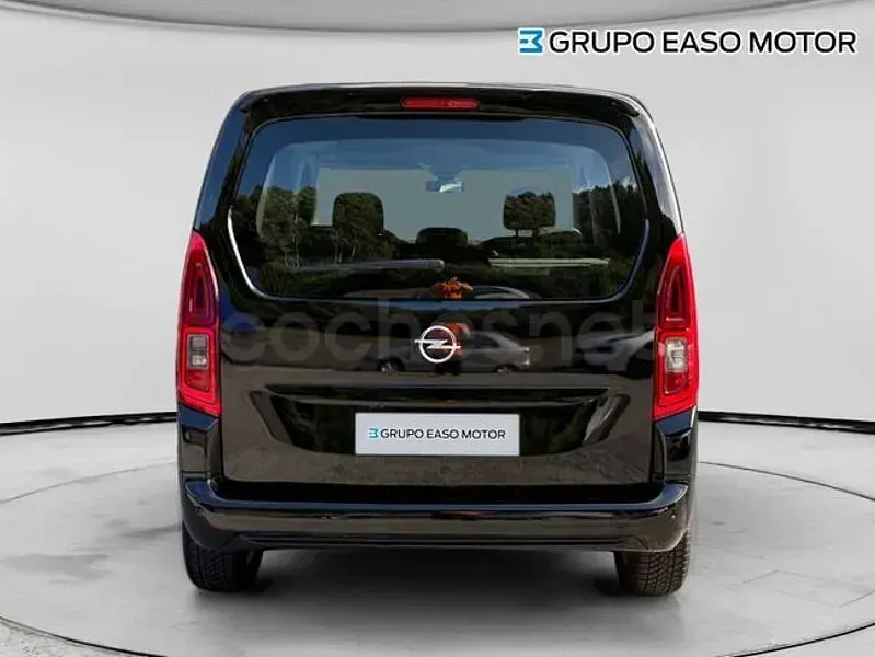 Usado Opel Combo Life Edition 102 CV (75 kW) 2022 Negro Monovolumen