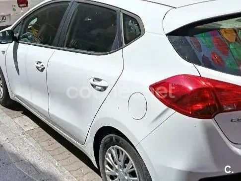 Usado Kia Ceed Plus 100 CV (73 kW) 2017 Blanco Utilitario