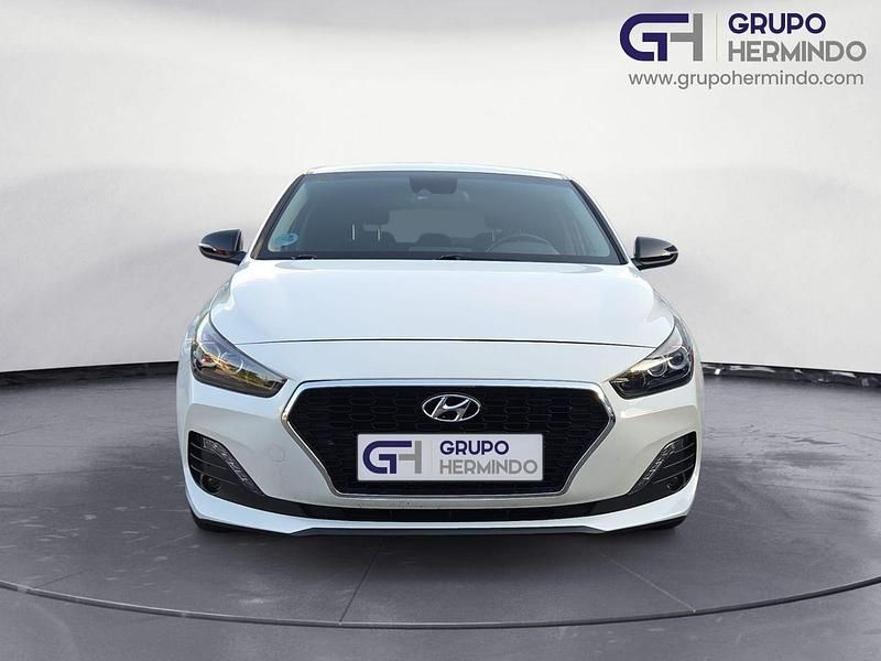 Usado Hyundai i30 Style 140 CV (102 kW) 2020 Blanco Berlina