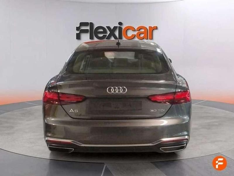 Usado Audi A5 Sportback 163 CV (119 kW) 2022 Gris Utilitario