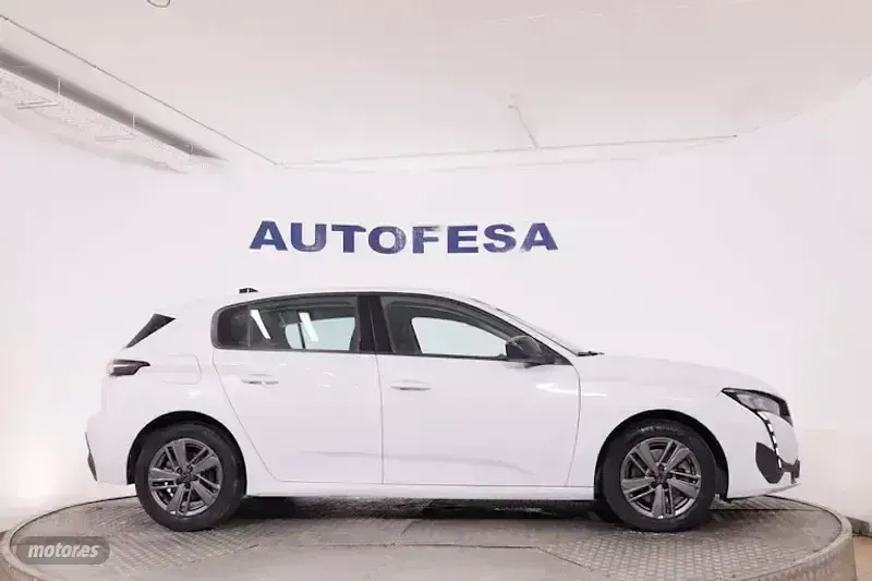 Usado Peugeot 308 Active 130 CV (95 kW) 2024 Blanco