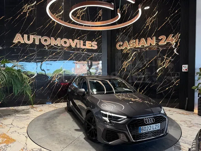 Usado Audi A3 S-Line 116 CV (85 kW) 2022 Gris / plata Berlina