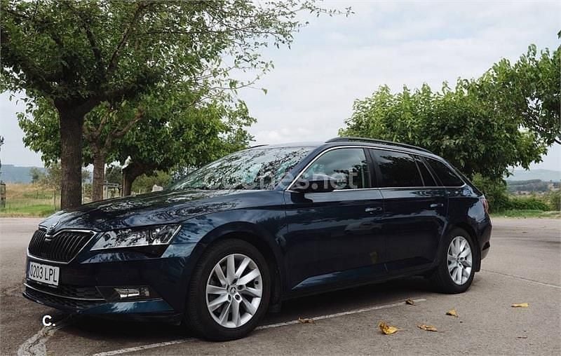 Azul Usado 2017 Skoda Superb Ambition Familiar | 14.900 € (Precio justo) - Imagen 1/4