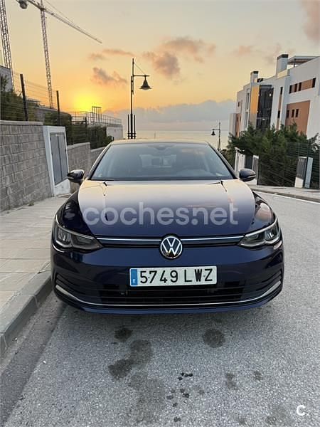 Usado VW Golf VIII Life 110 CV (80 kW) 2021 Azul Berlina
