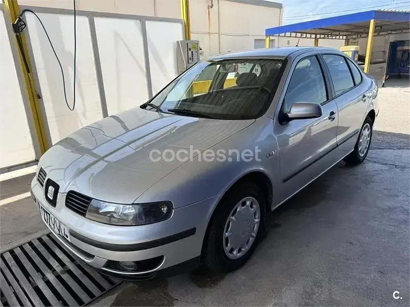 Usado Seat Toledo Stella 105 CV (77 kW) 2003 Gris / plata Berlina