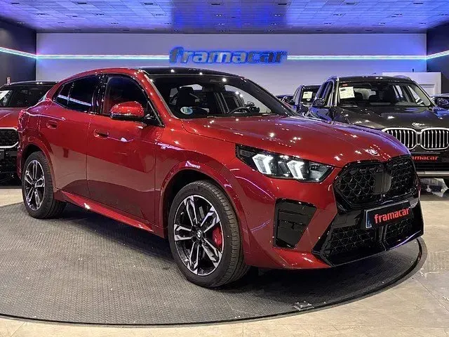Usado BMW 120 163 CV (119 kW) 2025 Rojo Utilitario