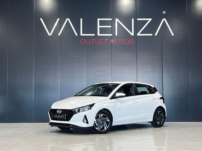 Blanco Usado 2023 Hyundai i20 Berlina | 17.900 € (Caro) - Imagen 1/4