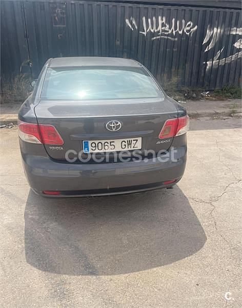 Usado Toyota Avensis Advance 126 CV (92 kW) 2010 Gris / plata Berlina