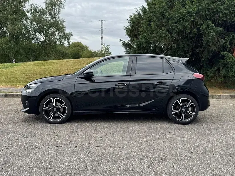 Usado Opel Corsa 130 CV (95 kW) 2022 Negro Utilitario