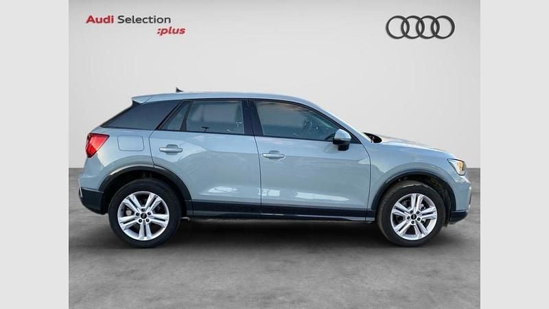 Usado Audi Q2 Advanced Plus 116 CV (85 kW) 2023 Gris flecha efecto perla SUV
