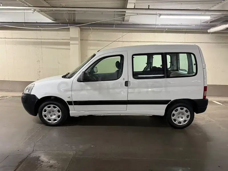 Usado Peugeot Partner Tepee 75 CV (55 kW) 2010 Blanco Monovolumen