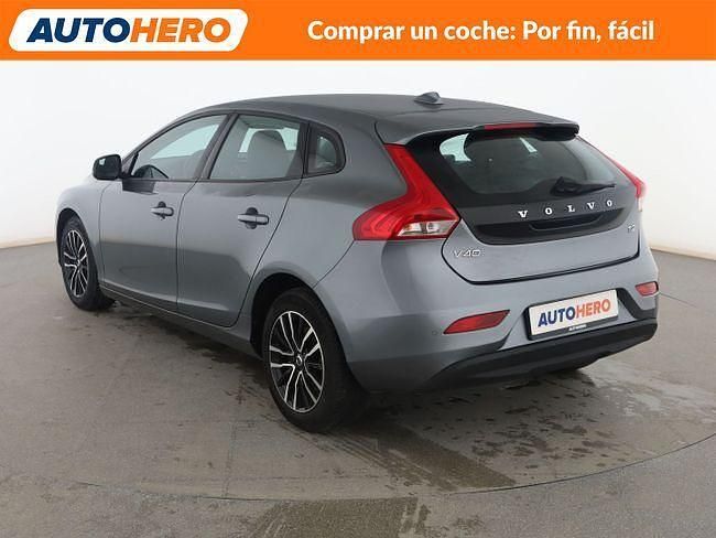Usado Volvo V40 Momentum 122 CV (89 kW) 2018 Gris Berlina