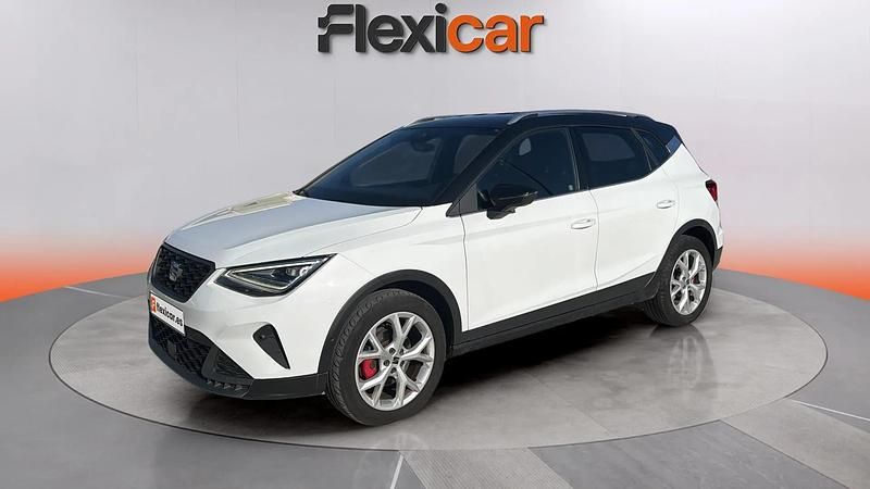 Usado Seat Arona FR 150 CV (110 kW) 2023 Blanco SUV