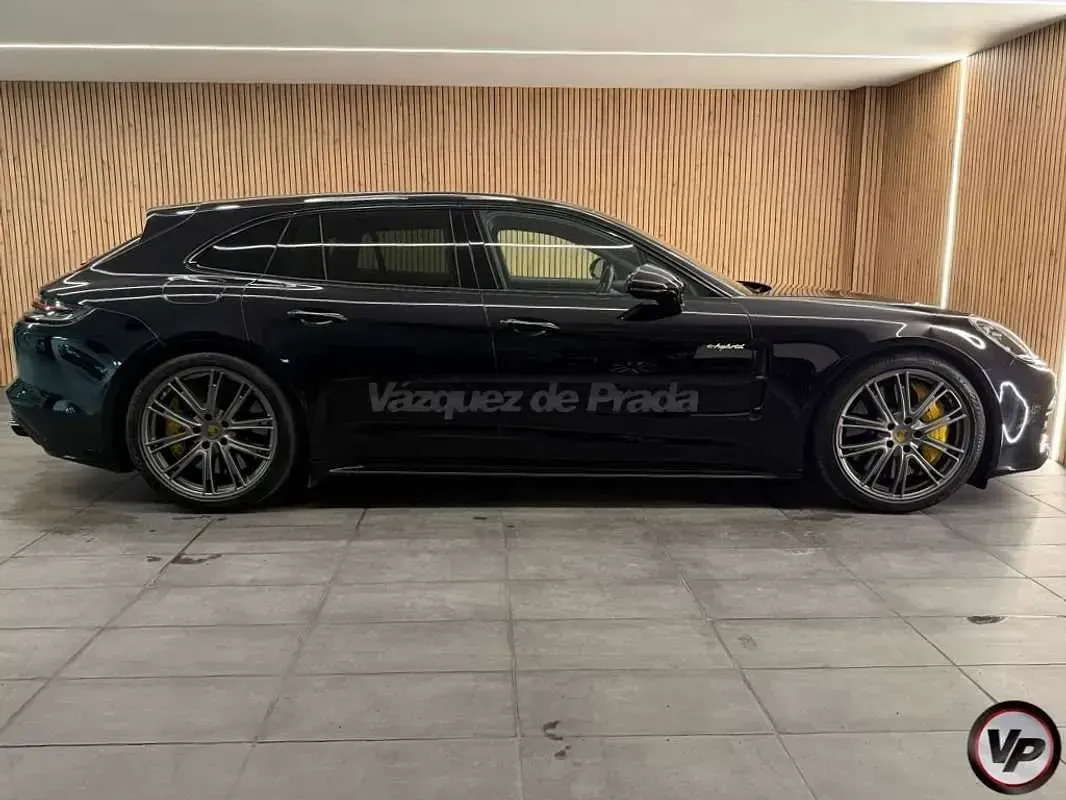 Usado Porsche Panamera Sport Turismo 549 CV (403 kW) 2020 Negro Familiar