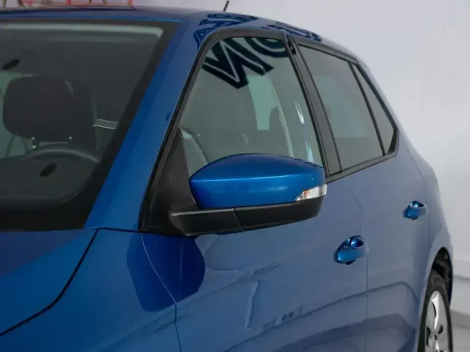 Usado Skoda Fabia 95 CV (69 kW) 2021 Azul Utilitario