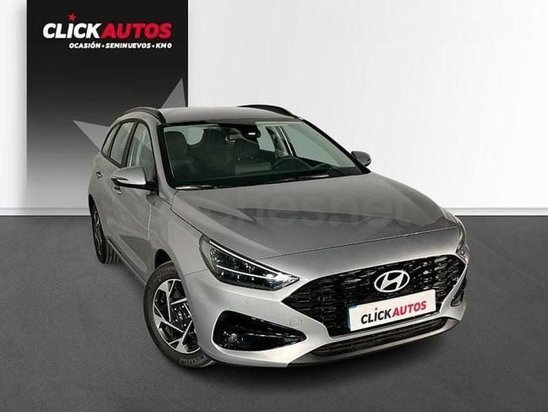 Usado Hyundai i30 100 CV (73 kW) 2024 Gris / plata Familiar