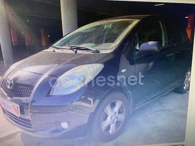 Negro Usado 2008 Toyota Yaris Utilitario | 7890 € (Un poco caro) - Imagen 1/4