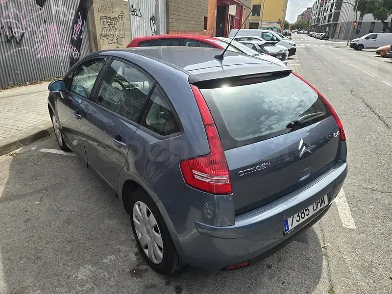 Usado Citroën C4 Exclusive 110 CV (80 kW) 2005 Gris / plata Berlina