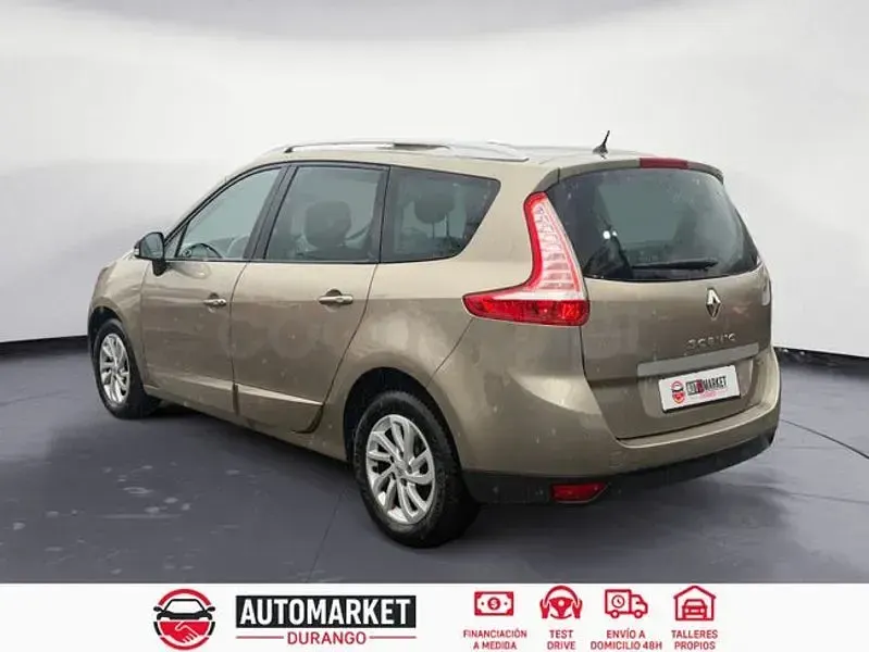 Usado Renault Grand Scénic LIMITED 110 CV (80 kW) 2014 Gris / plata Monovolumen
