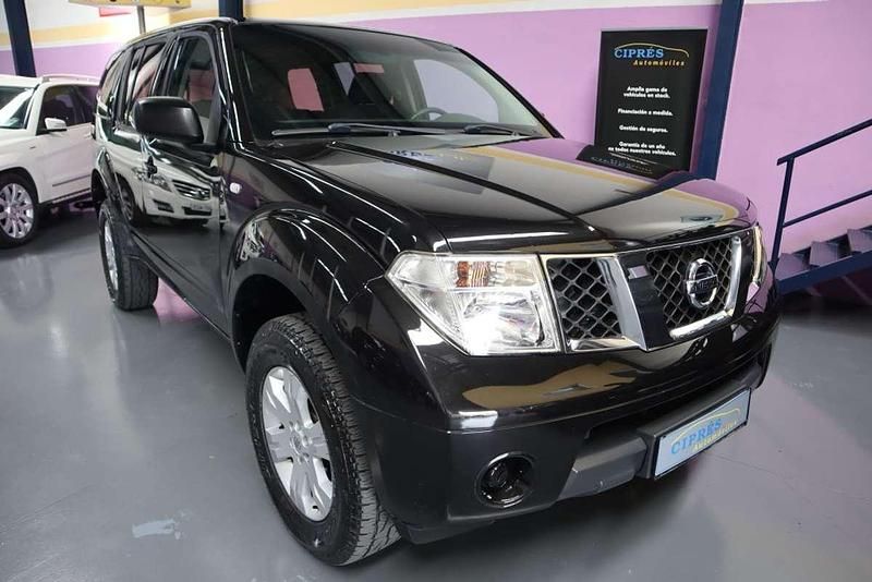 Usado Nissan Pathfinder XE 171 CV (125 kW) 2009 Negro SUV