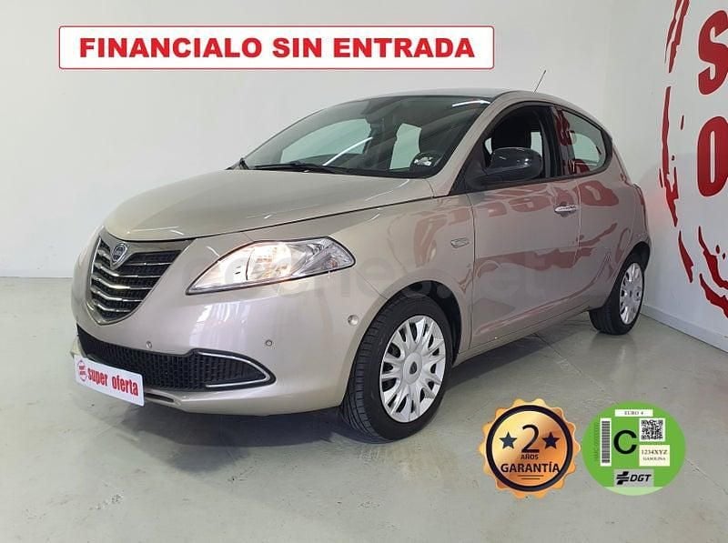 Usado Lancia Ypsilon Platinum 85 CV (62 kW) 2011 Gris / plata Utilitario