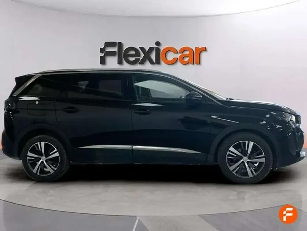 Usado Peugeot 5008 Allure 131 CV (96 kW) 2024 Azul SUV