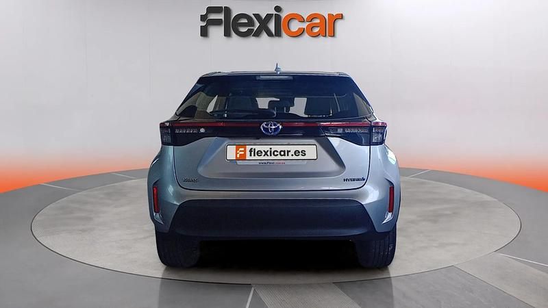 Usado Toyota Yaris Hybrid Active 116 CV (85 kW) 2024 Gris