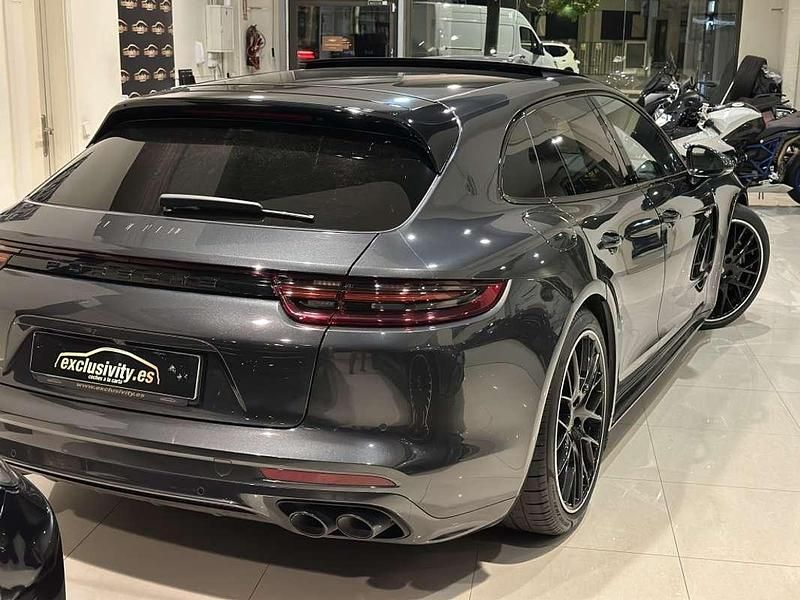 Usado Porsche Panamera 4 Sport Turismo 462 CV (339 kW) 2020 Gris / plata Berlina