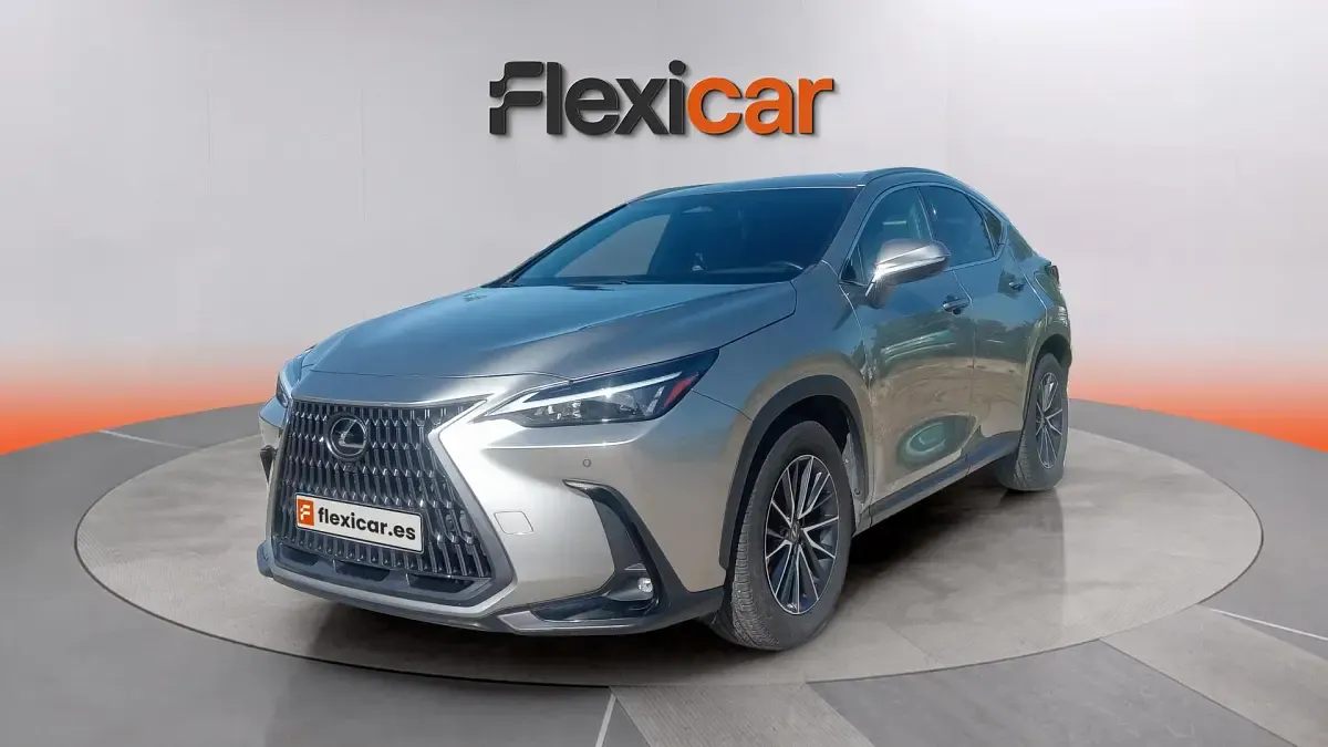 Usado Lexus NX450h+ Sport Line 309 CV (227 kW) 2022 Gris SUV