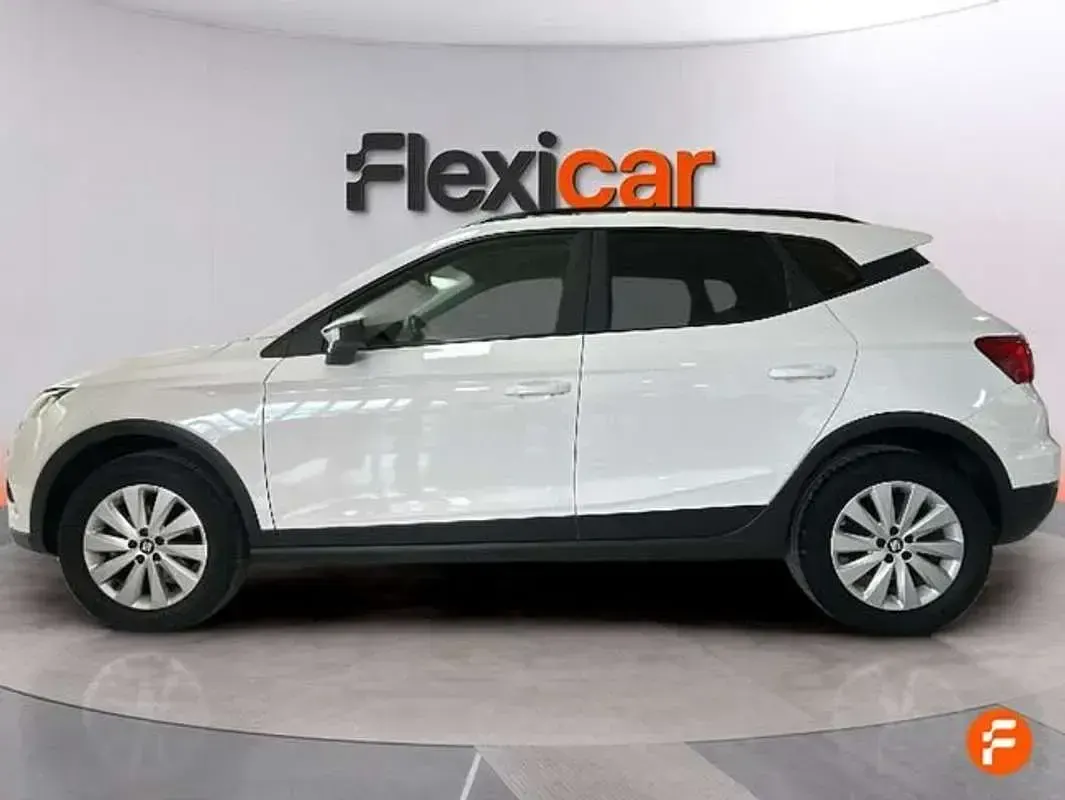 Usado Seat Arona Style 95 CV (69 kW) 2019 Blanco SUV